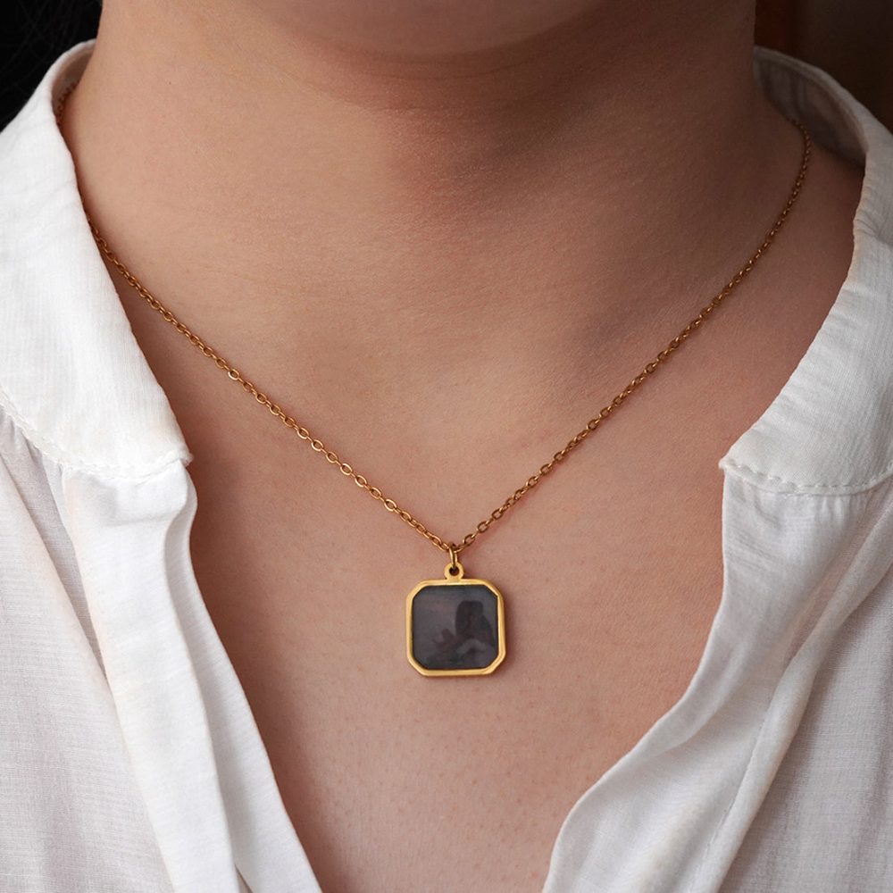 Heat necklace - square